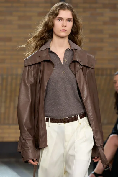 Look 37